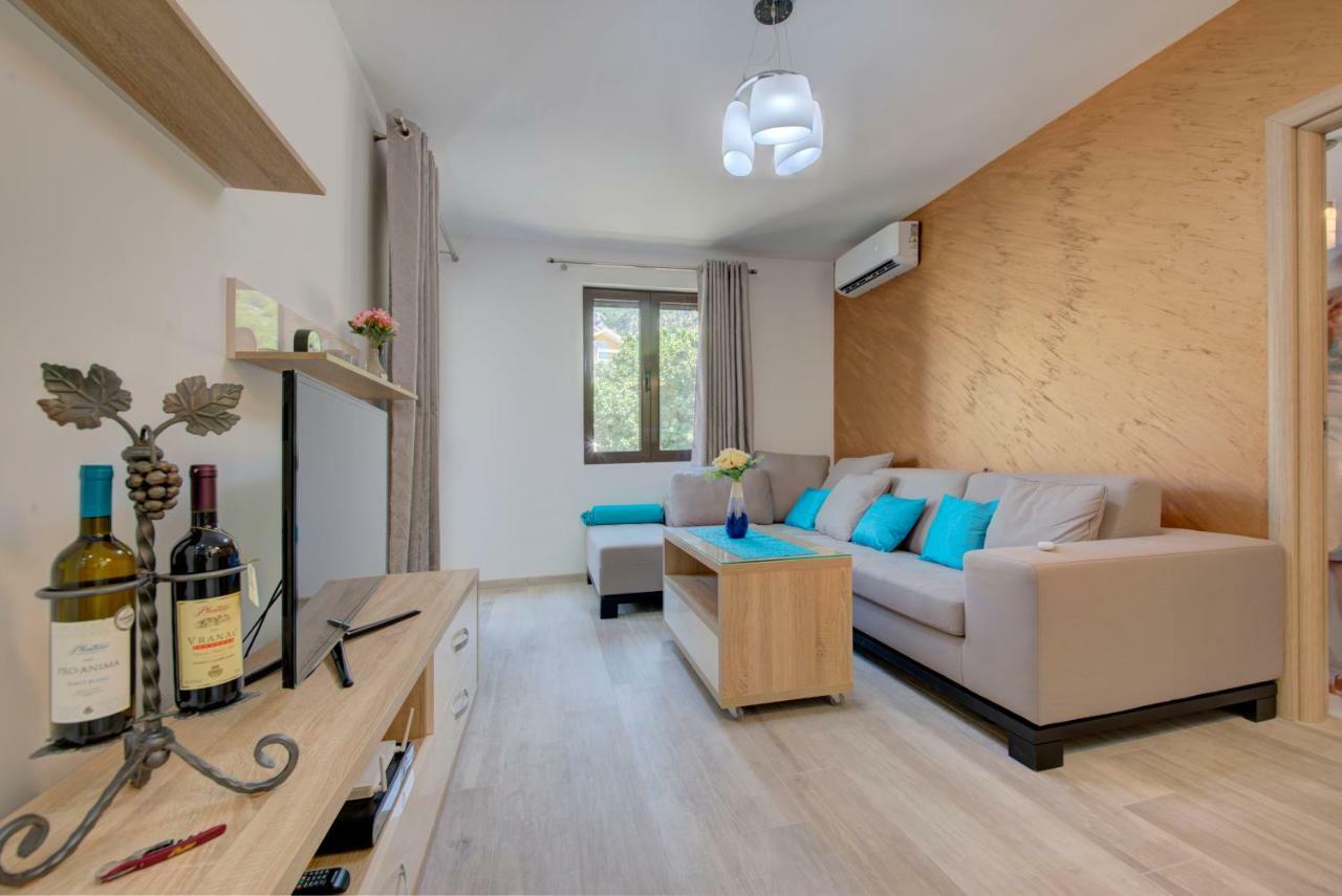 Apartment Medusa Risan Exteriör bild