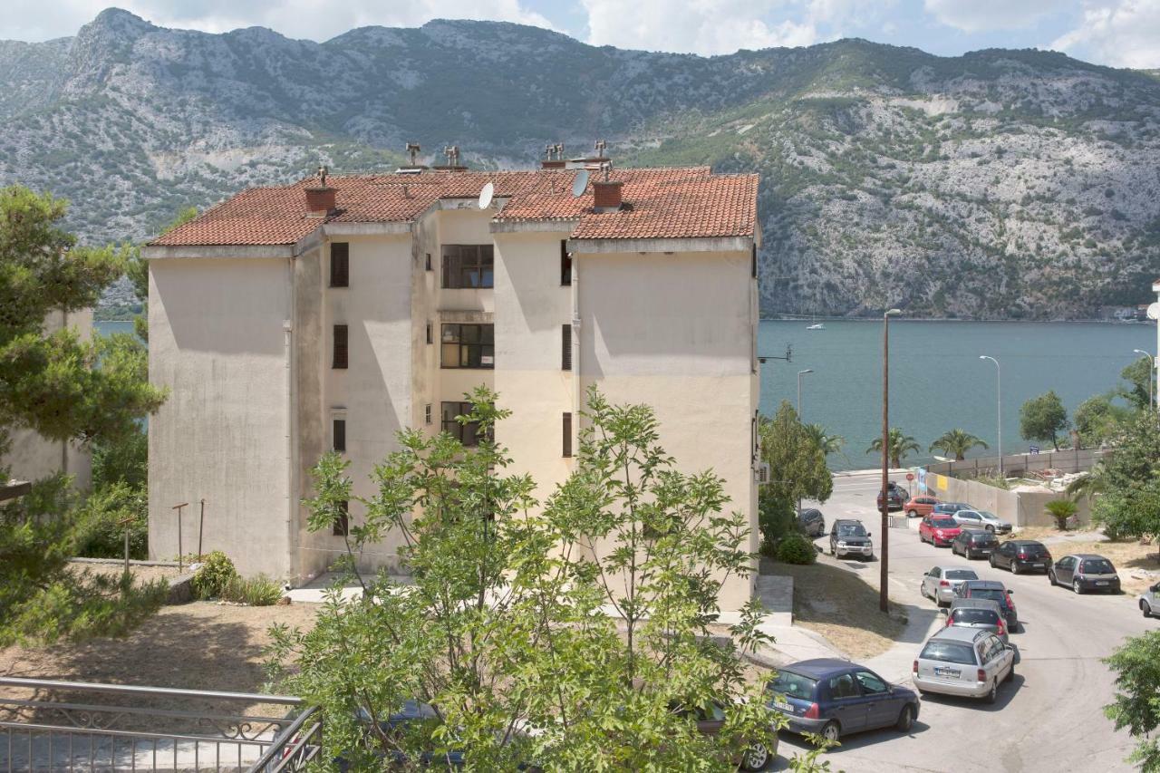 Apartment Medusa Risan Exteriör bild